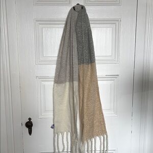 Old Navy Neutral Block Fringe Scarf - Gray, Cream & Tan